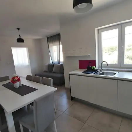 Luxury Apartment *